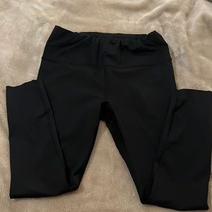Athleta Size Medium 7/8 legging BLACK! Athleta shopping bag included